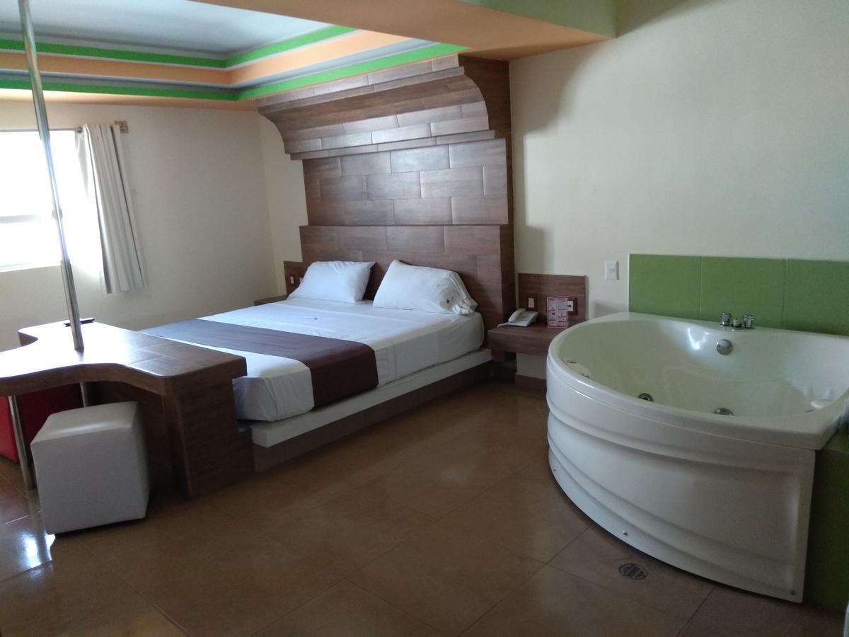 Hotel Rubi マンサニージョ エクステリア 写真